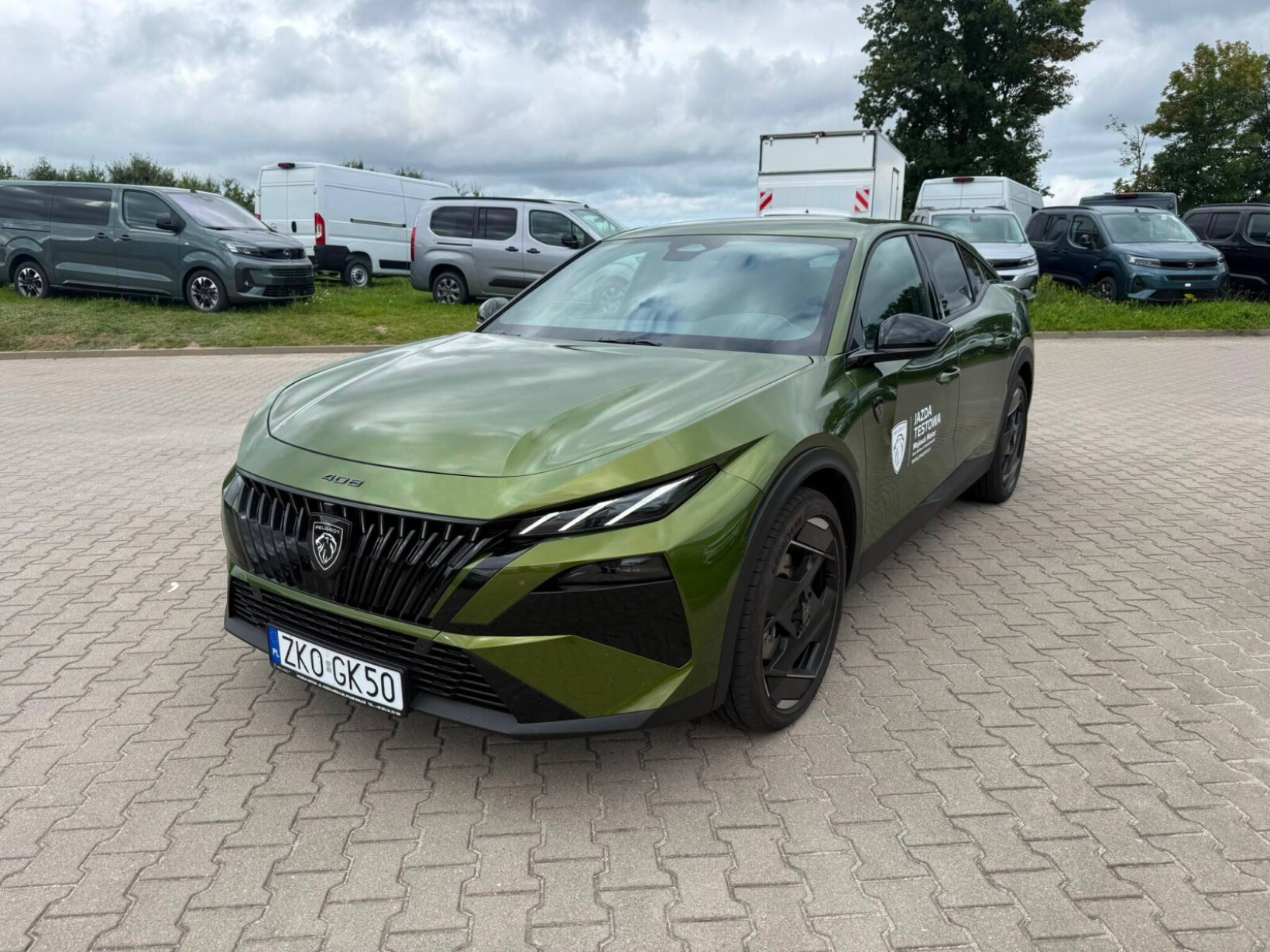 Peugeot 408